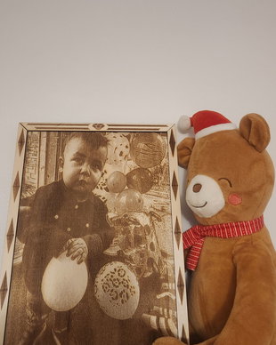 Fotogravură laser personalizată A4 pe lemn  Amintire gravată, realizată după fotografia ta