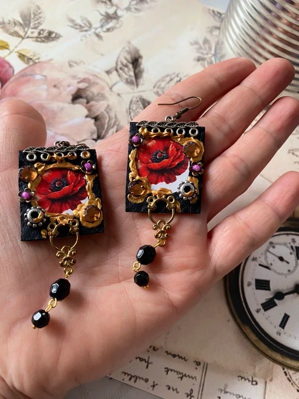 Cercei statement cu floare de mac・Cercei gothici・Cercei handmade cu flori・Cercei delicati