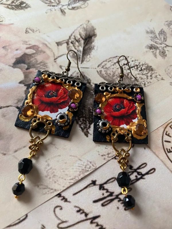 Cercei statement cu floare de mac・Cercei gothici・Cercei handmade cu flori・Cercei delicati