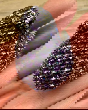 INEL BROSCUTA DEOSEBIT STRASURI LILA