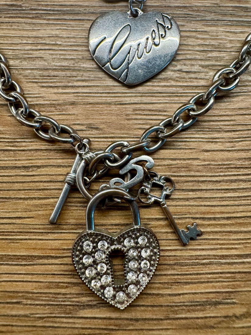 SET GUESS VINTAGE PANDANTIV SI BRATARA ORIGINAL MODEL DEOSEBIT