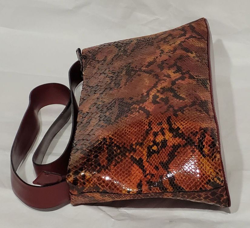 Geanta piele naturala  cu print sarpe