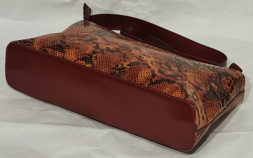 Geanta piele naturala  cu print sarpe