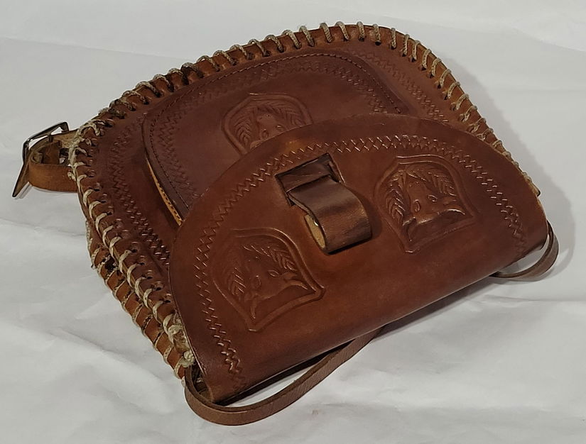 Geanta tolba din piele naturala