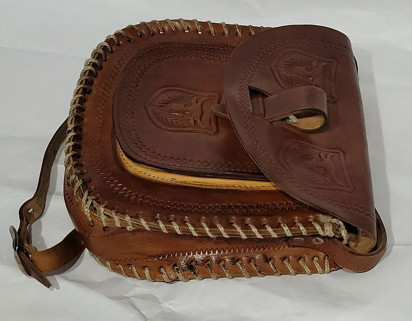 Geanta tolba din piele naturala