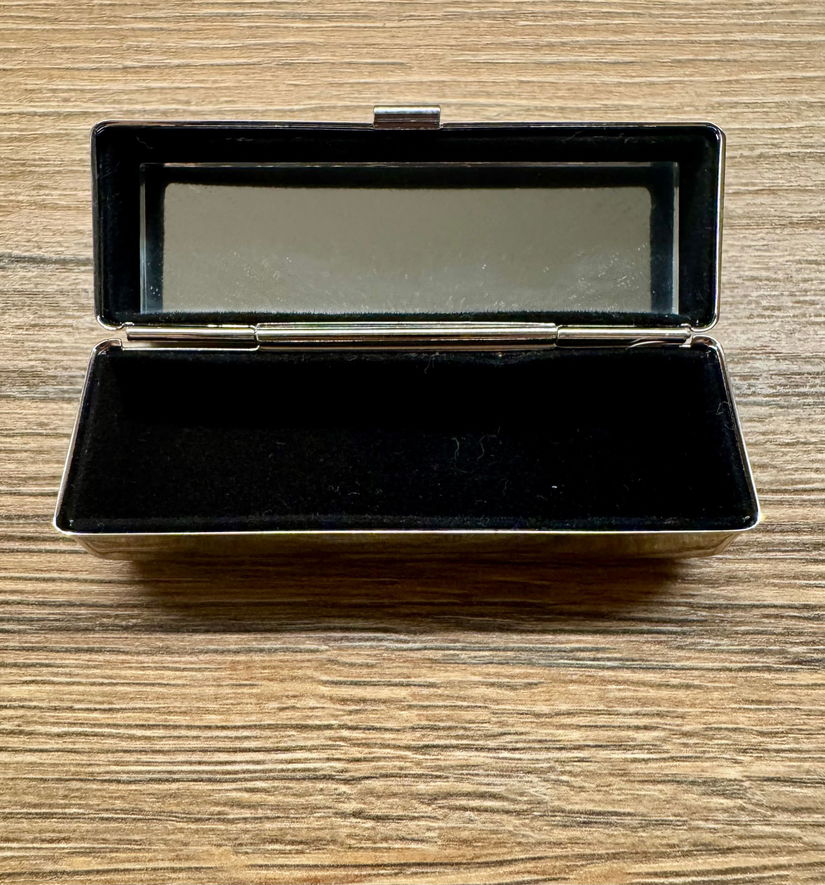 ETUI/BIJUTERIE RUJ ELEGANT CU OGLINDA IN INTERIOR