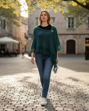 Șal triunghiular tricotat manual din mohair, lurex și fir cu efect  Verde