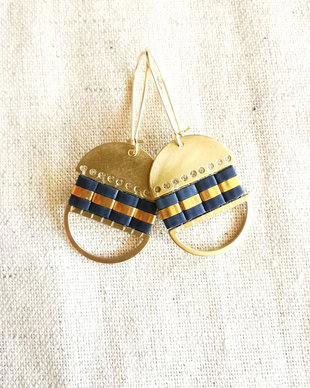 Cercei dangle cu Tila albastru si aur 24k, tortite placate cu aur
