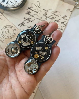 Cercei Gotici Negri・Cercei steampunk・Cercei punk handmade din piele・Cercei rock