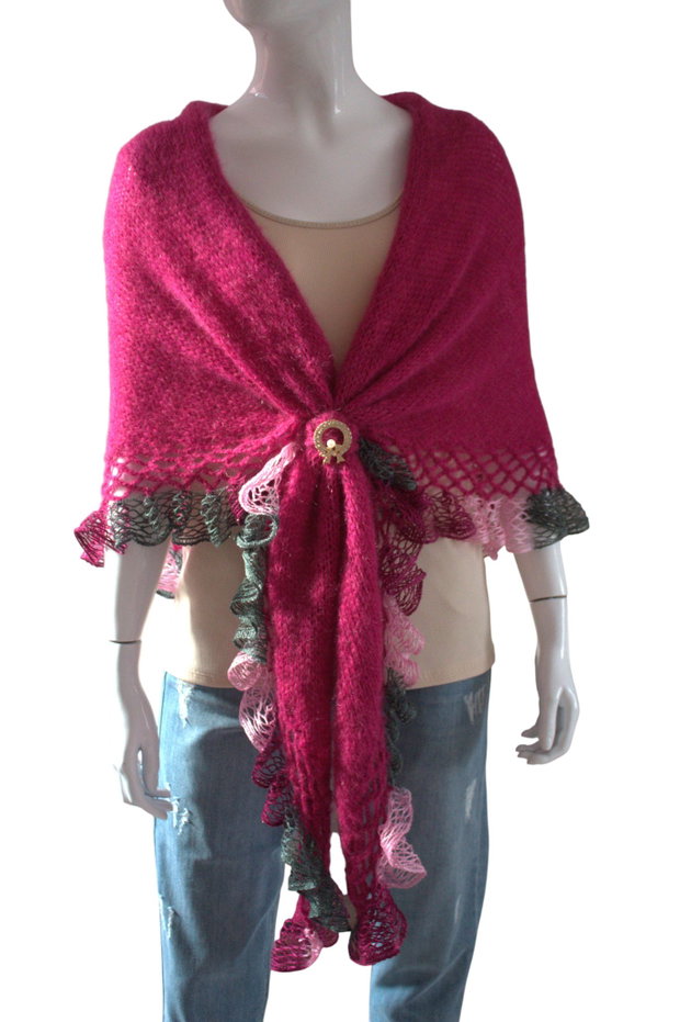Șal triunghiular roz cyclam din mohair cu fir efect culoare vibrantă, textură fină și stil modern