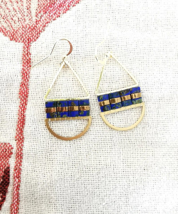 Cercei Boho Dangle cu Tila albastru lapiz lazuli, tortite placate cu aur 14k