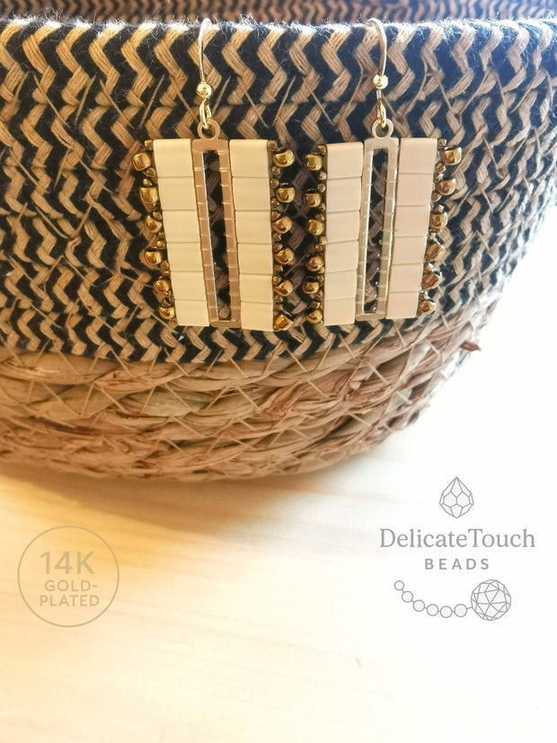 Cercei Dangle cu Myiuki Tila crem si bronz, cercei unici designer