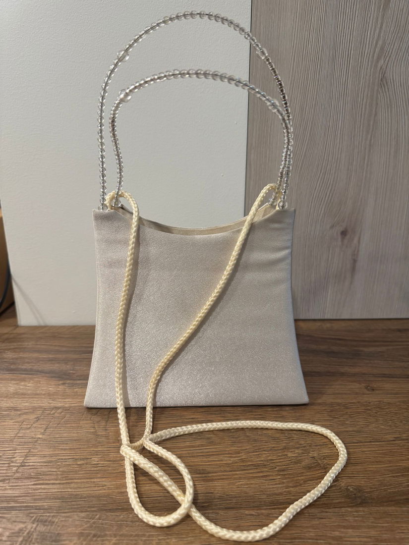 POSETA  1970 DIN MATERIAL SATINAT CU BRODERIE SI MANERE DIN MARGELE