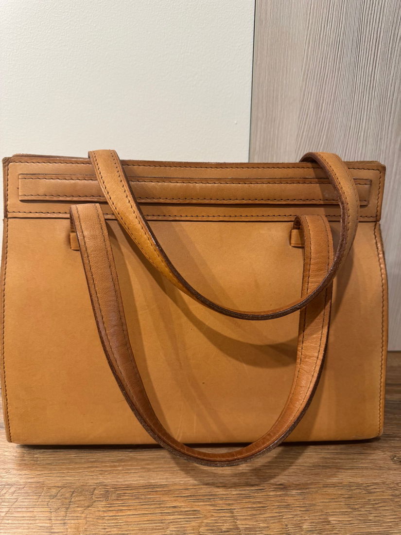 GEANTA SPLENDIDA CU APLICATII FLORALE ,VINTAGE, VERSATILA PIELE NATURALA