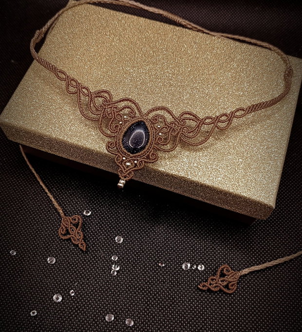 Colier delicat micromacrame cu piatra soarelui