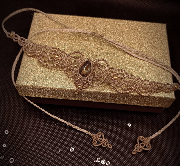 Colier choker micromacrame cu ochi de tigru