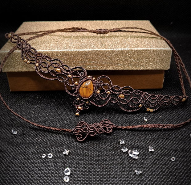 Colier choker micromacrame cu ochi de tigru