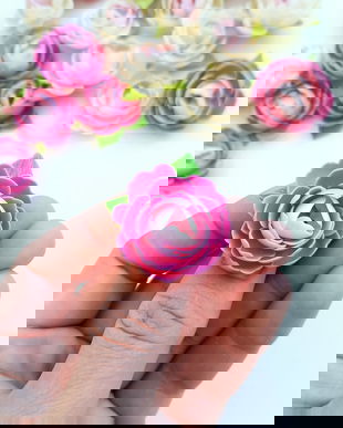 Broșă Mărțișor Bujor