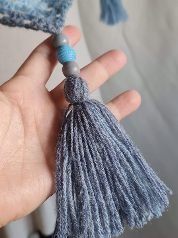 Șal triunghiular croșetat manual MIRABELA