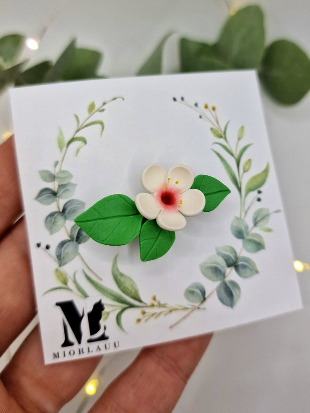 Brosa-martisor floare de cires