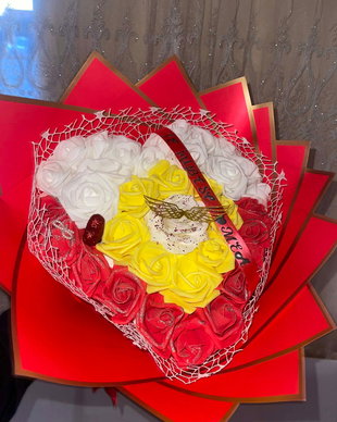 Buchet rosu inmioara