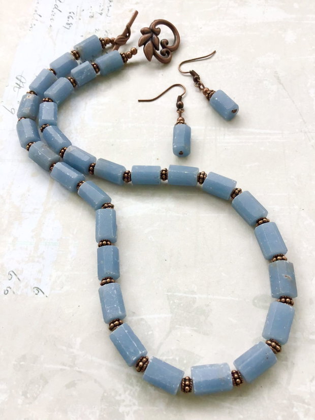 Colier vintage opal blue african