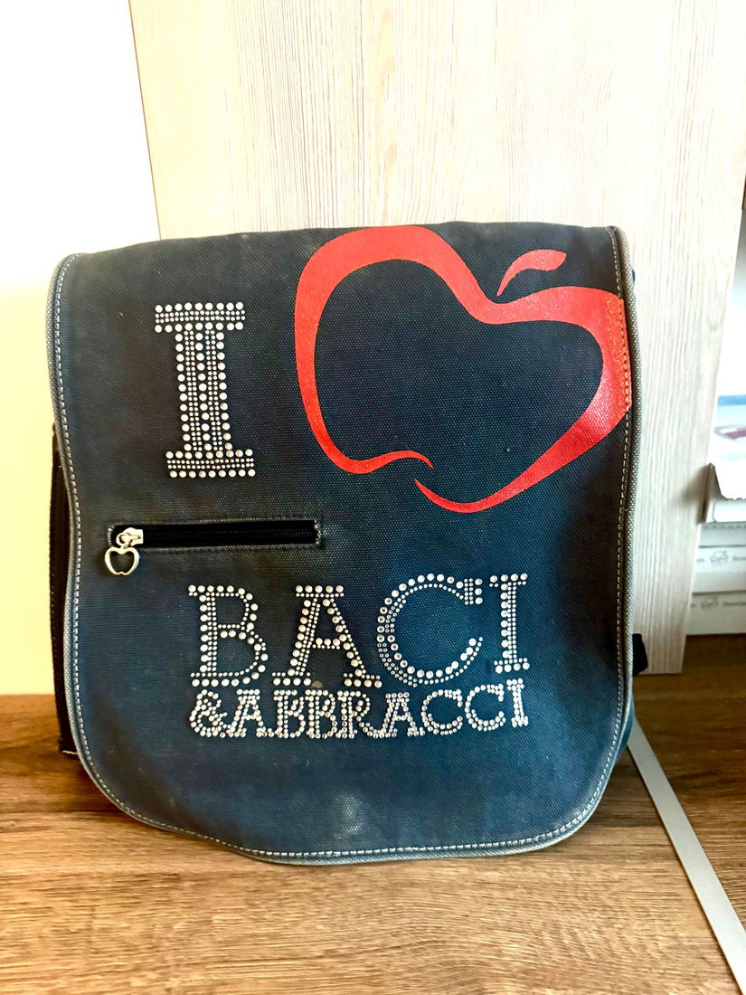 GEANTA BLUGI BACI& ABBRACCI ORIGINALA ,DEOSEBITA