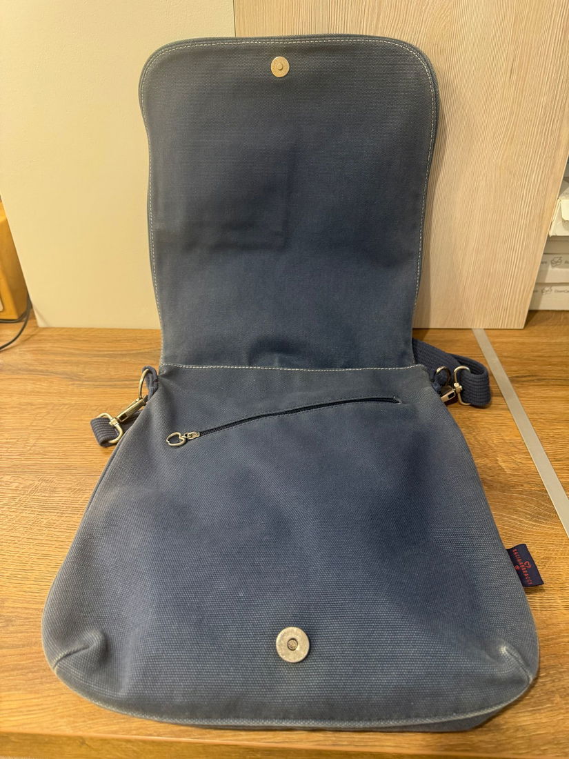 GEANTA BLUGI BACI& ABBRACCI ORIGINALA ,DEOSEBITA