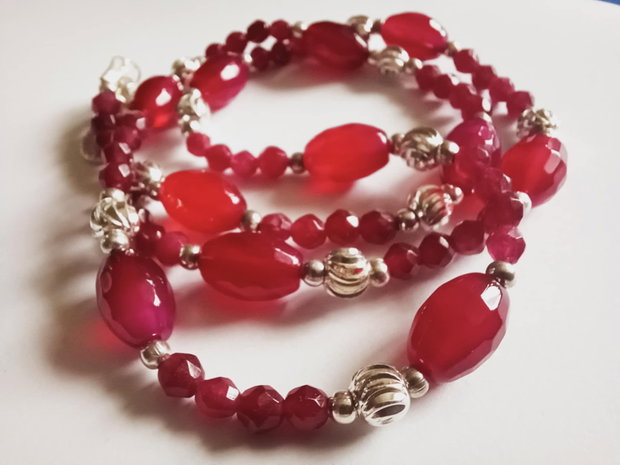 Minunatele Agate - Red