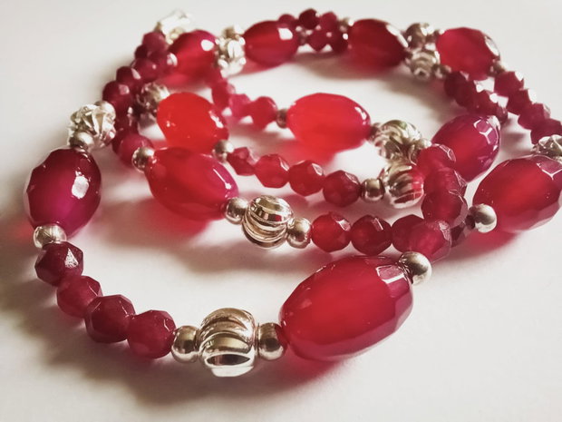Minunatele Agate - Red