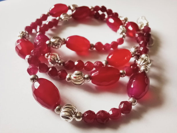 Minunatele Agate - Red