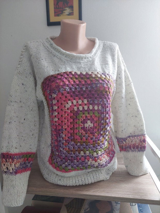 Bluza pulover tricotat și crosetat