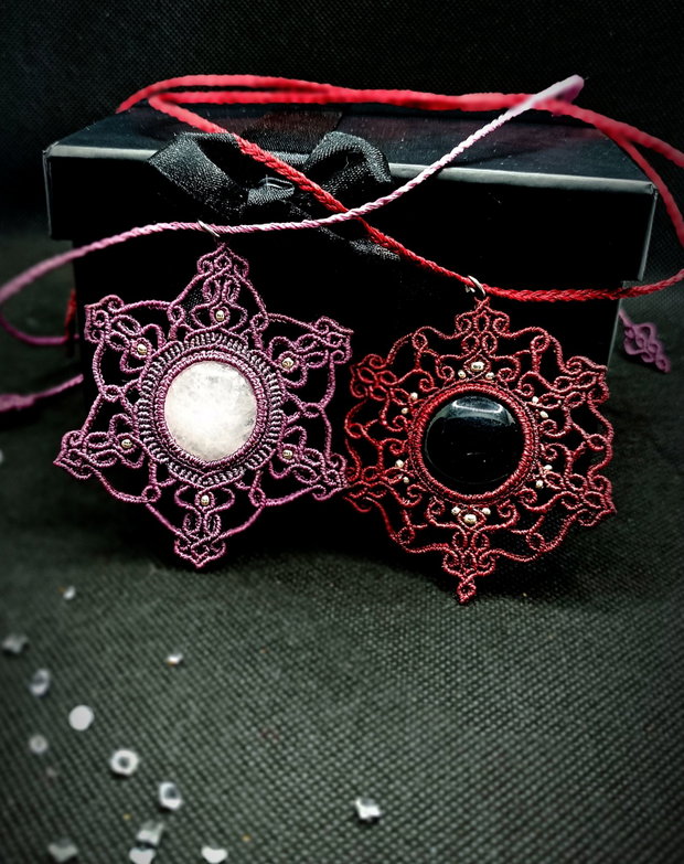 Pandantiv Amuleta Mandala Micromacrame cu Cuart Roz