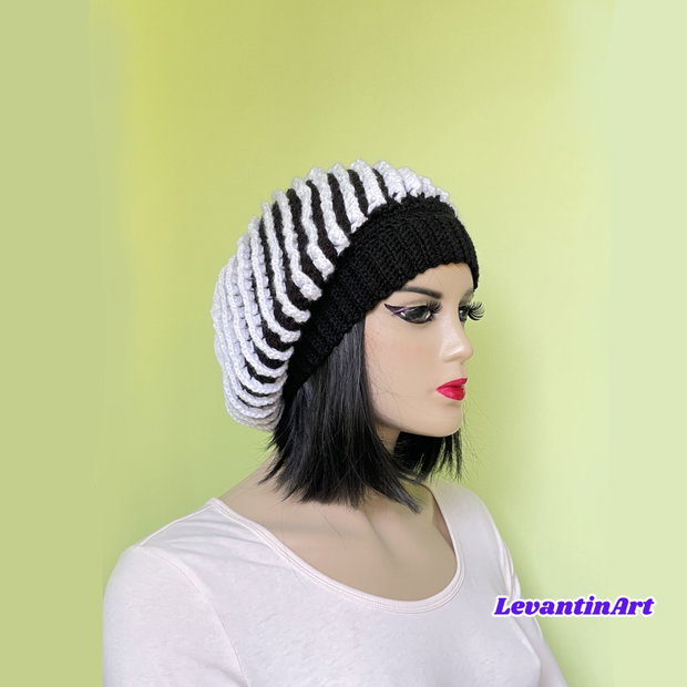 Bereta chic dama cu efect cameleonic. Caciula femei alb cu negru. Fes dama lucrat manual. Basca in doua culori. LA COMANDA