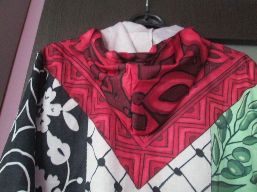 bluza colorata cu gluga M