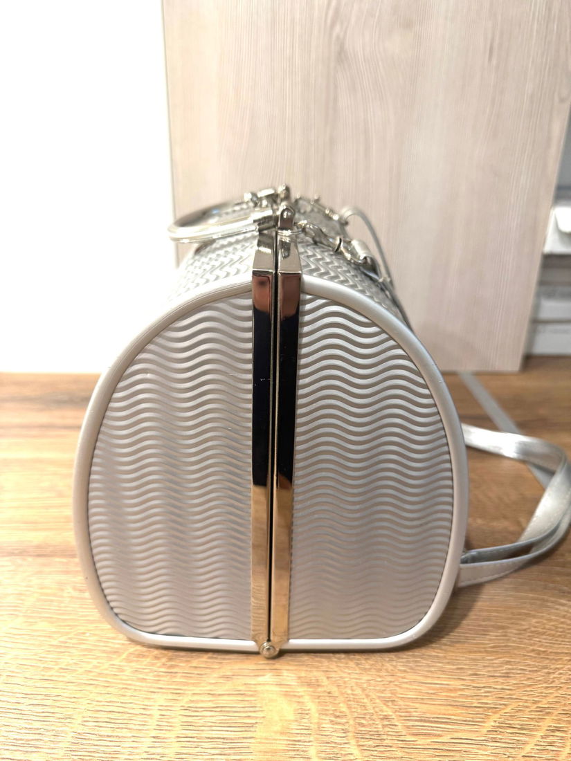 GEANTA METALICA PALOS,DEOSEBITA