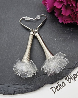 Cercei statement florali din plastic reciclat  handmade, unicat (cod1371)