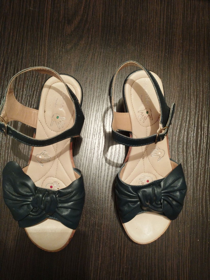 Sandale Bata mărimea 37  Platformă aspect plută, baretă gleznă, stare excelentă