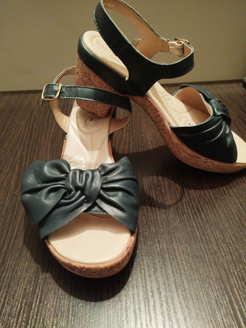 Sandale Bata mărimea 37  Platformă aspect plută, baretă gleznă, stare excelentă