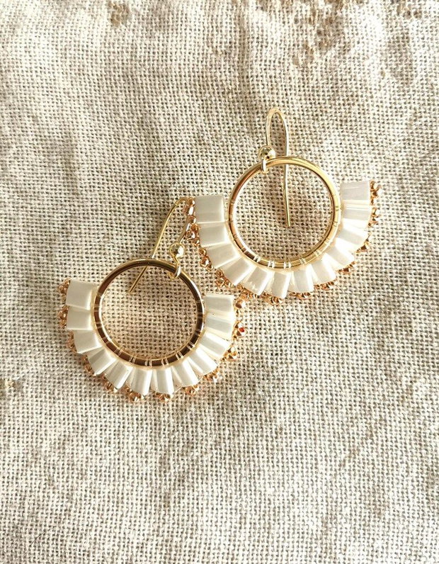 Cercei rotunzi cu margele Tila ivory, cercei handmade boho