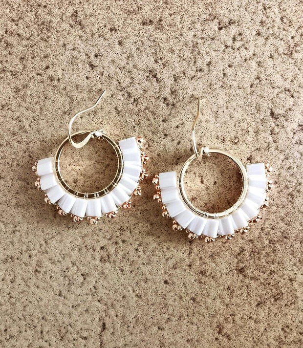 Cercei rotunzi cu margele Tila ivory, cercei handmade boho