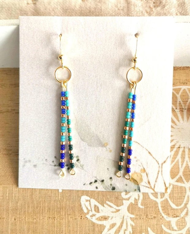 Cercei boho minimalisti cu margelute seed beads, cercei delicati handmade placati cu aur 14K