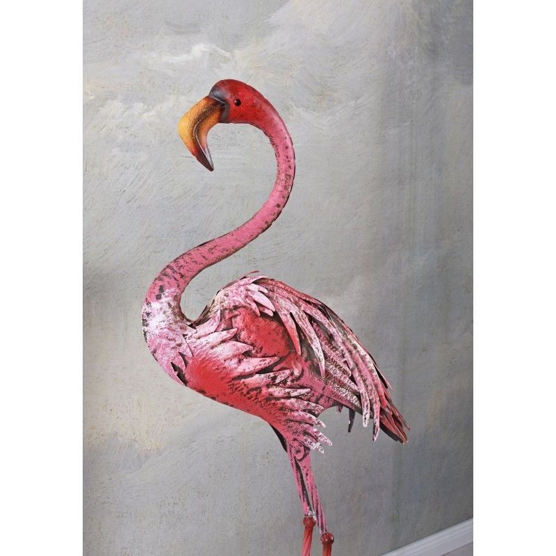 Pasare Flamingo din metal vopsit roz pentru gradina