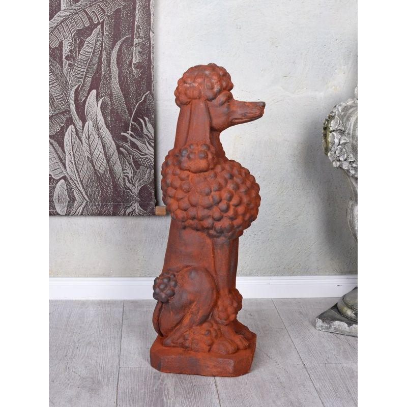 Statueta din rasini cu un pudel maro
