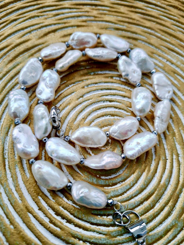Colier perle baroc albe & pandantiv sidef natural
