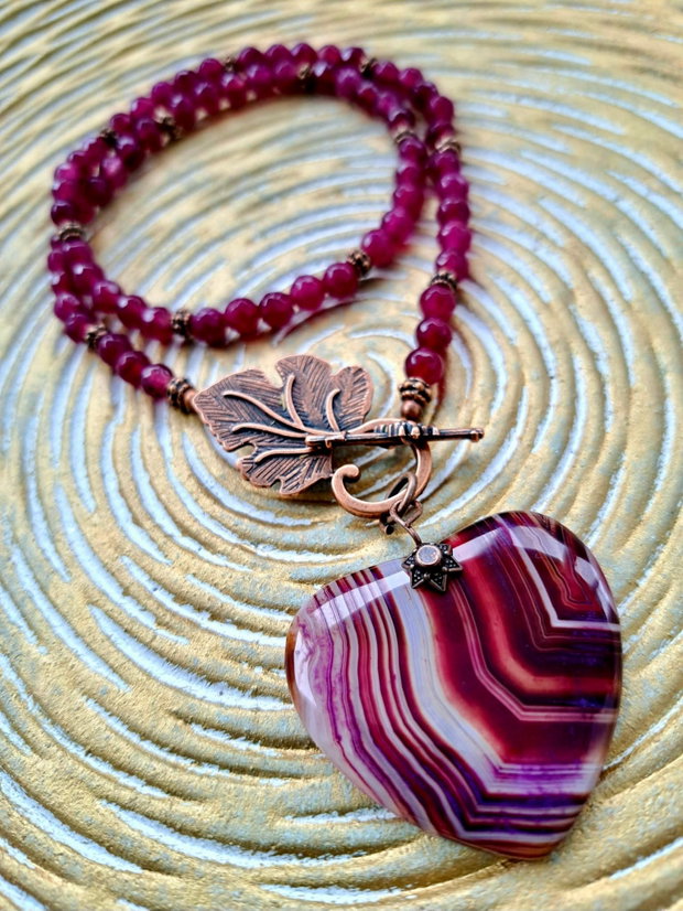 Colier vintage inima agate ciclam visiniu