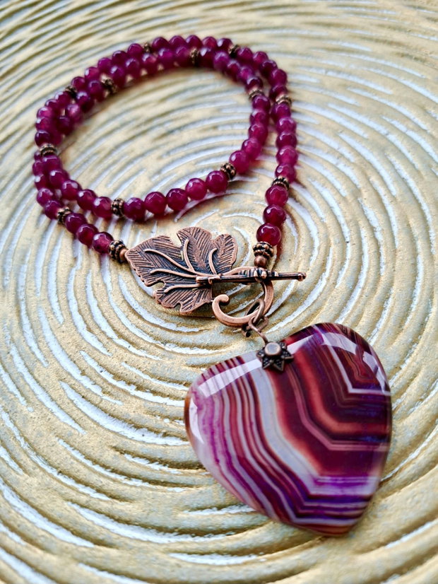 Colier vintage inima agate ciclam visiniu