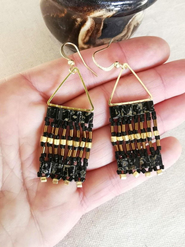 Cercei boho statement cu margele Miyuki Tila, cercei negri cu auriu