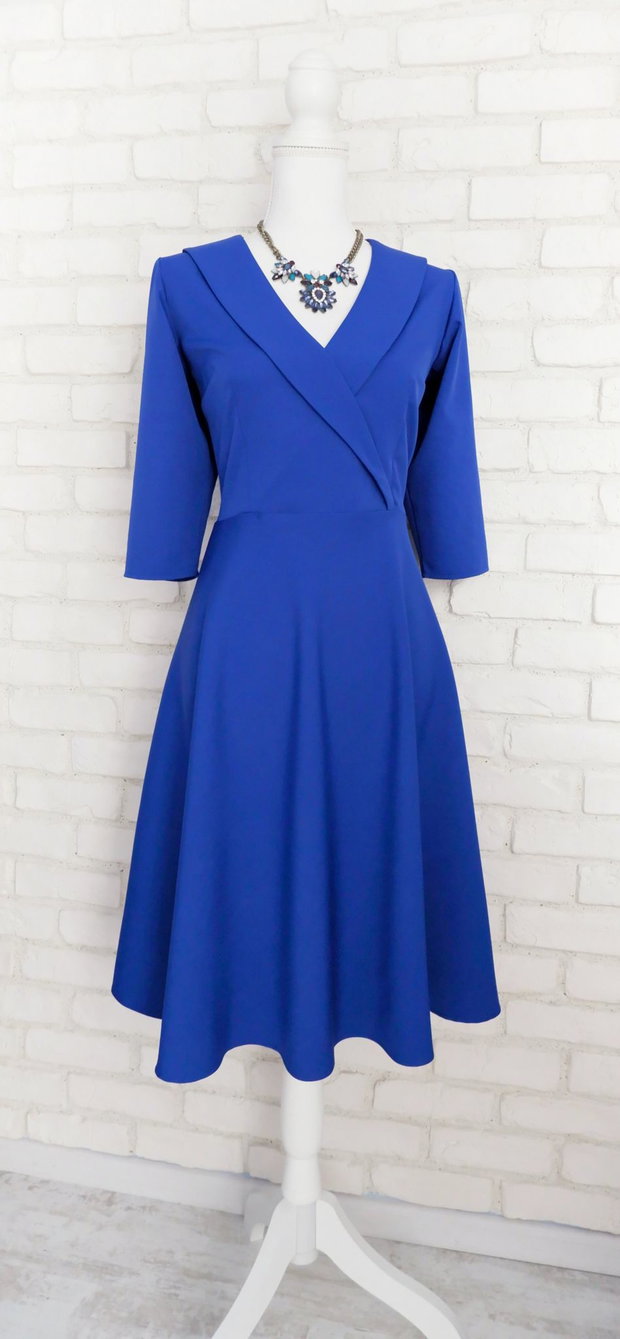 Rochie Clos Midi Albastra cu Guler Intors