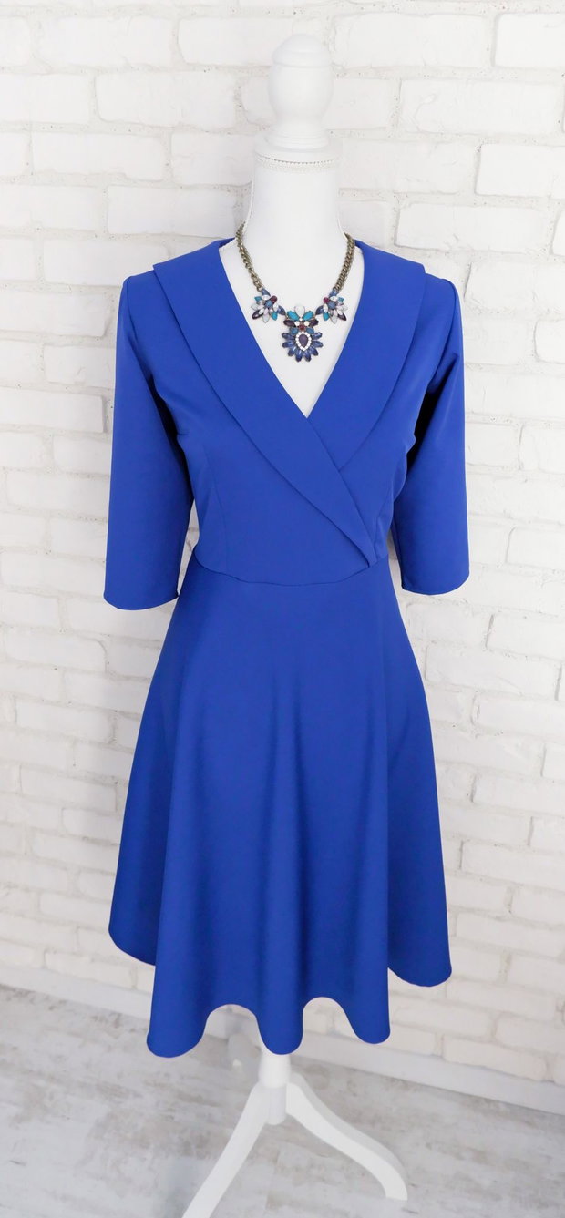Rochie Clos Midi Albastra cu Guler Intors